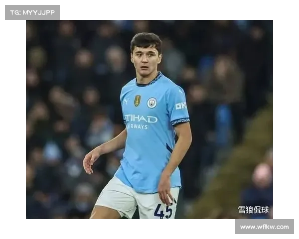 曼城7号为何选择转型为后卫这一决策背后的原因与影响