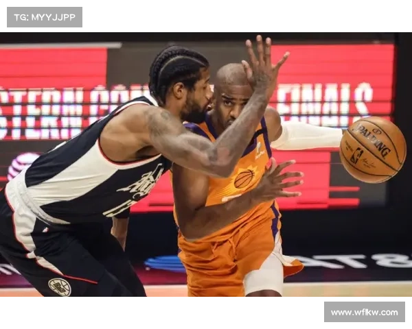 德文·布克展现顽强拼搏精神激励队友齐心协力迎接挑战 德文·布克展现顽强拼搏精神激励队友齐心协力迎接挑战